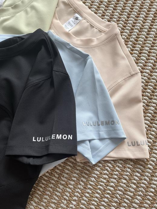 点此购买 LULU露露春夏季华夫格女士速干修身短袖T恤 ss 343095 商品图7