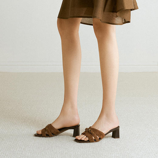 【上新】【静音系列】千百度粗高跟露趾凉拖鞋女2026夏季新款拖鞋A26386123 商品图3