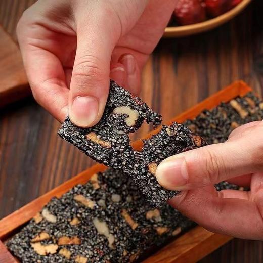 【营养健康❗️黑芝麻核桃软糕】糕体紧实不松散，入口软糯，越嚼越香，芝麻香与坚果香交织，7g/包红枣枸杞软糕手工传统切糕休闲零食QQ 商品图2