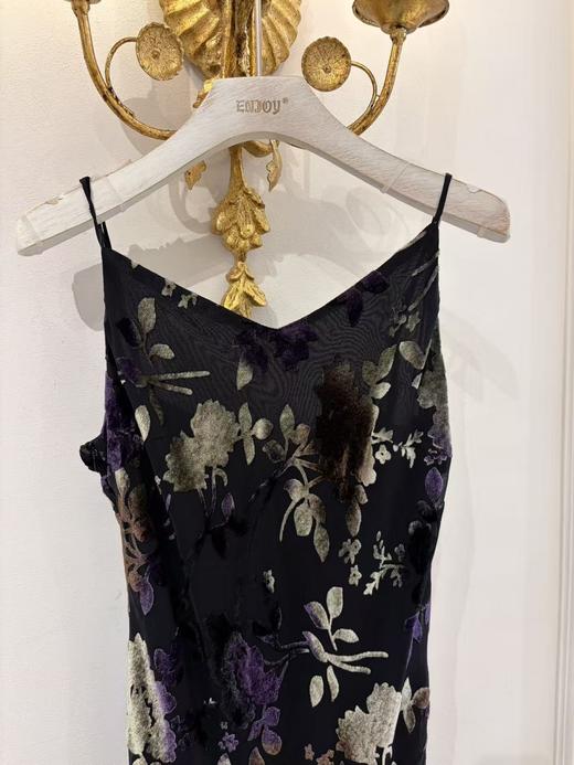 【门店同款】ENJOY秋季云敛-漠上飞花丝绒烧花吊带裙 159148381 商品图2