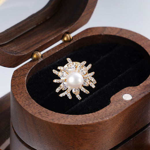 子佩集【雪域仙踪】珍珠惜王妃胸针【XXXZ233】6.5mm珠镀金雪花2601 商品图0