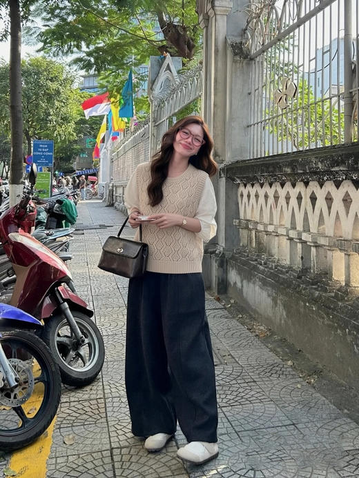 天猫同步【叠搭神器！】拉夏贝尔/La Chapelle INS风！舒适有型韩系圆领镂空针织马甲百搭坎肩叠穿背心 商品图5