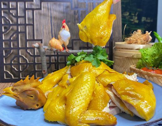 【中宿麻鸡清远咸香鸡】咸香味美，皮嫩肉滑，鸡皮淡黄色散发着光泽，连鸡胸肉都是滑的。 商品图4