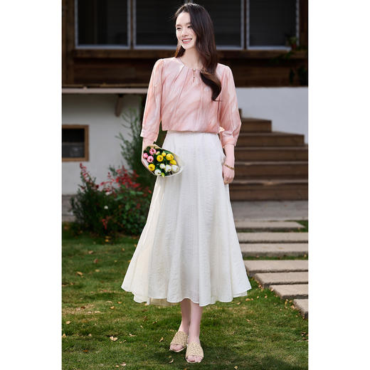 肌理感天丝半身裙 米思阳2026春新款高级感舒适休闲多片式立裁百搭大摆裙半身裙女6008 商品图4