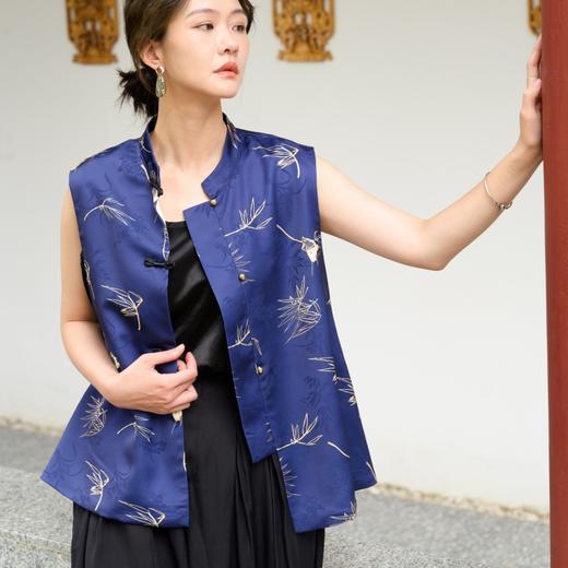 下单3-7天发货！HERA CHOLE 燕子竹叶撞色印花马甲 经典中式设计 门襟三粒复古盘扣 精致典雅 新中式韵味 百搭辨识度高 商品图6