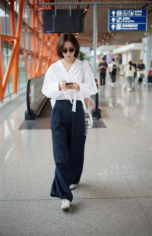 【秒杀价已调 直接拍】Max 王珞丹同款 通勤府绸 V领 白衬衣 来啦 商品图6