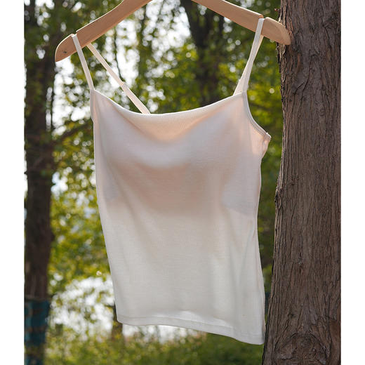 官网899！内家桑蚕丝长绒棉混纺一字领吊带女 免穿文胸百搭修身防走光打底背心 商品图7