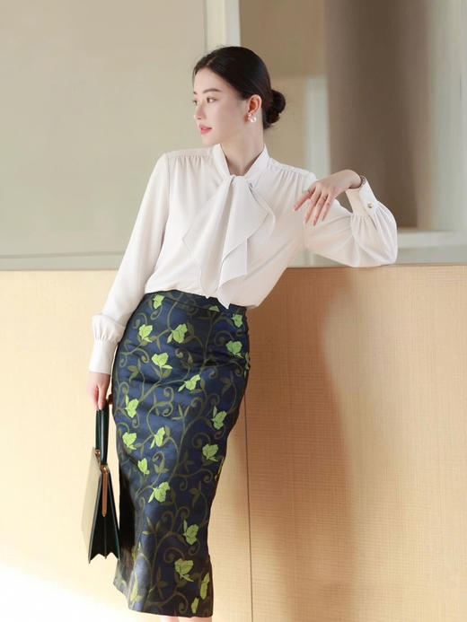 天猫同步【通勤/垂顺/优雅】拉夏贝尔/La Chapelle设计感气质显瘦宽松上衣法式绑带捏褶垂感长袖衬衫 商品图13