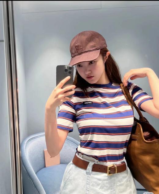 miumiu 缪缪  春夏休闲百搭简约帽子 LOGO刺绣潮流鸭舌帽 户外出行防紫外线遮脸遮阳帽 闺蜜 棉 棒球帽 男女同款情侣款 商品图8