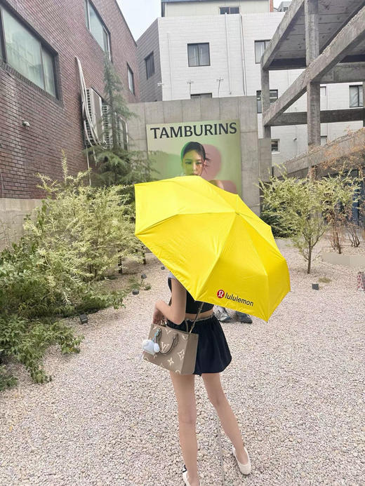 原单正品 Lu 露 Behappy 系列遮阳伞
天啦这配色实在太好看了吧 ！！
开启的夏日多巴胺 玫粉色vs 柠檬黄
这种高饱和的颜色真的一眼就会带来
好心情～ 商品图9