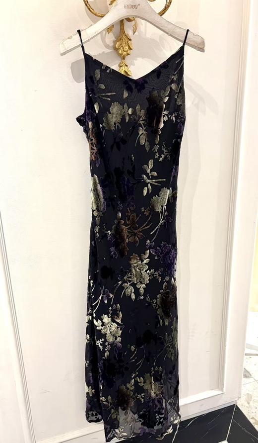 【门店同款】ENJOY秋季云敛-漠上飞花丝绒烧花吊带裙 159148381 商品图0