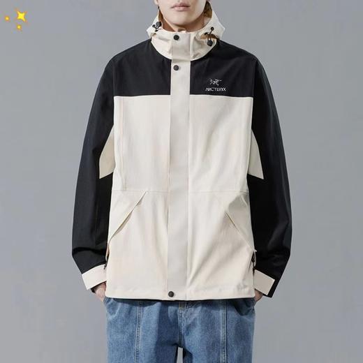 F032339春季新款舒适保暖百搭不拘束连帽拼接冲锋衣外套 商品图5