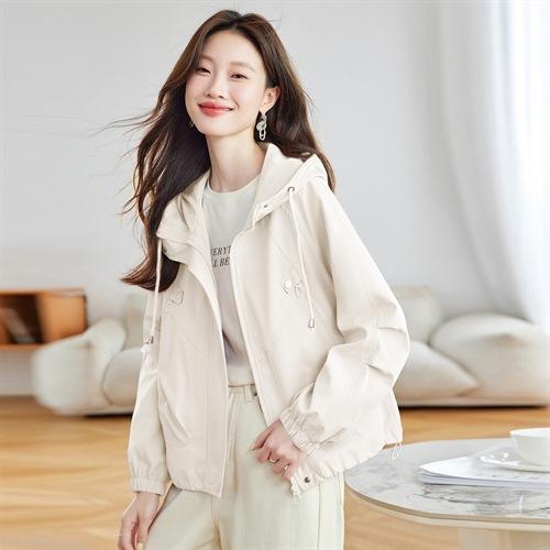 百媚生 连帽短款风衣外套女休闲夹克上衣MUZI68870 商品图4