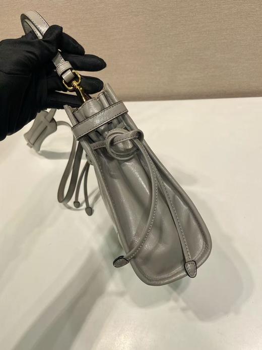 普拉达 Bonnie油腊皮 斜挎包（LZ） 商品图4