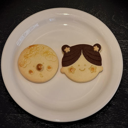 LITTLE WITCH 脸仔饼干1块，可以备注放在蛋糕上 商品图0