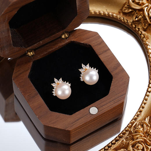 子佩集【月桂冠冕】银S925珍珠惜王妃耳钉【HJYED001】7.5mm珠镀金兰花草2601 商品图0