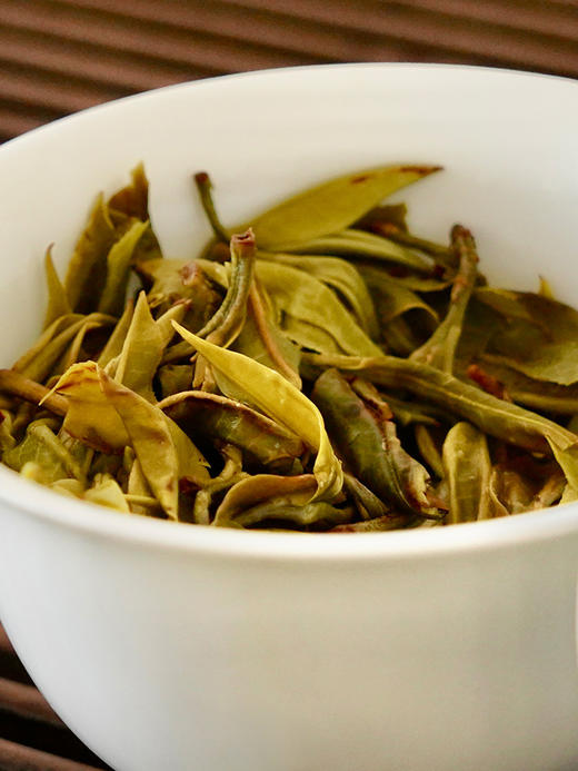 【名额过半！】【细叶王子】2026年春茶预售后山麓王子片区贡茶传奇：一叶难求的极致奢品 品细叶王子，享帝王口福：一汤入口，细腻之中见真质500克/团 8团/件 商品图5