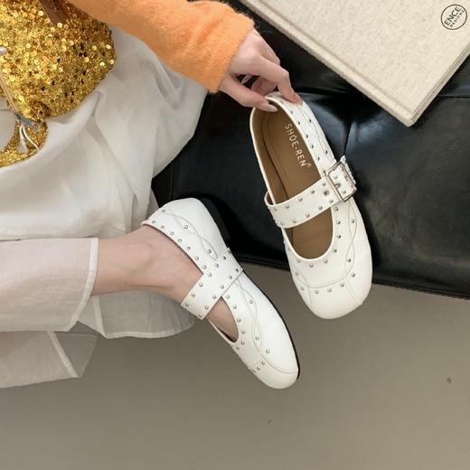 雀说单鞋女低跟复古风铆钉新款玛丽珍鞋平底一字带皮带扣小皮鞋 ALWXYR301-8 商品图3