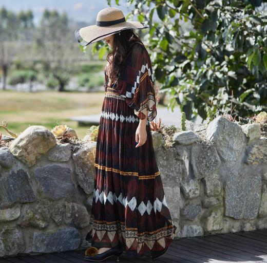 【林栖设计小店】地色几何|暗红色复古气质显瘦2026夏新款印花真丝连衣裙1962199 商品图3