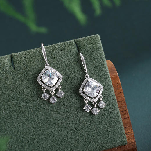 子佩集【雪魄纤尘】银S925耳环【Z26268HPE】时尚方块菱形流苏2601 商品图0