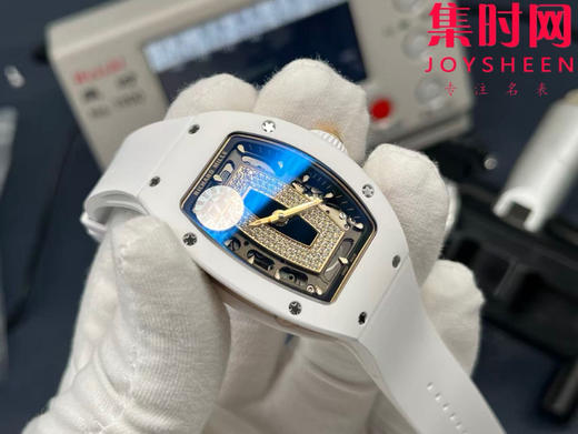 ZF理查德米勒再现精致璀璨 魅力之作 “表界女神” 理查米尔RM07-1红唇黑唇黑白陶瓷系列 陶瓷壳 商品图3