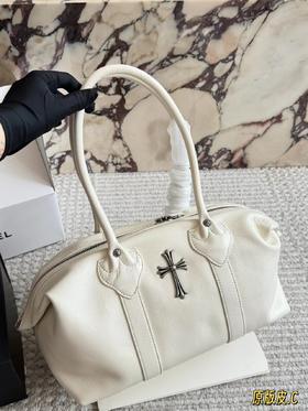 F032358十字架金属装饰手提复古感黑色荔枝纹饺子包