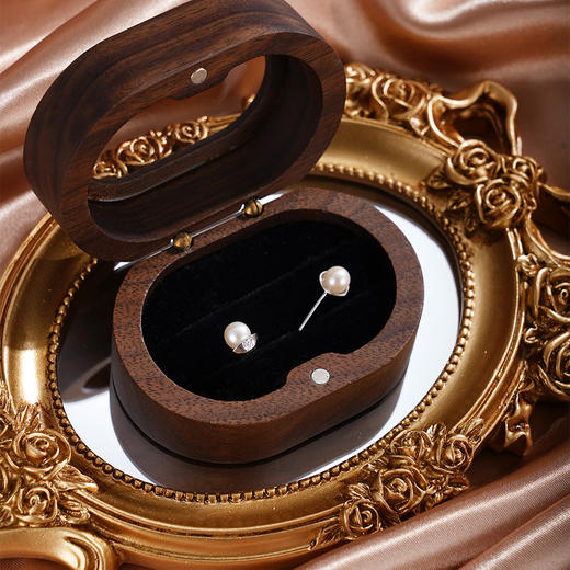 子佩集【元宝映月】银S925珍珠惜王妃耳钉【SPE0240002】5.5mm珠发财元宝2601 商品图1