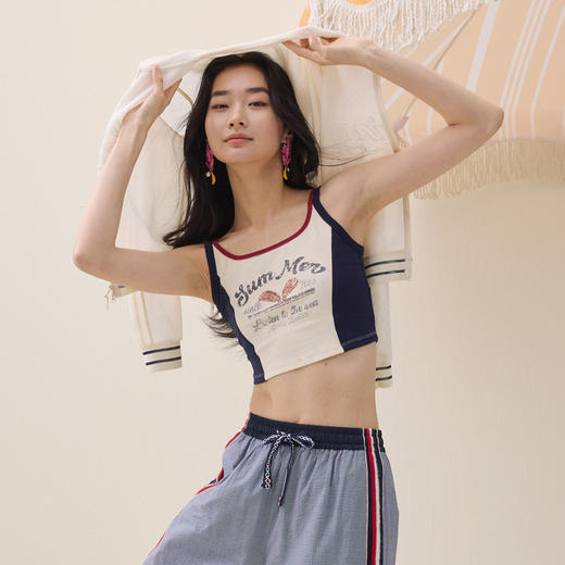 谜底印花短款T恤吊带2026夏新品休闲复古撞色拼接背心女262MT0468 商品图1