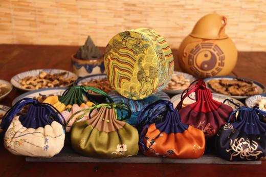 中草药香囊礼盒装，纯中药配制（外盒随机） 商品图0