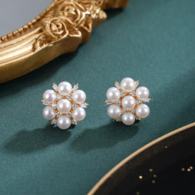 子佩集【时区花语】银S925珍珠惜王妃耳钉【MLEH026】4.5mm珠镀金六瓣花朵2601