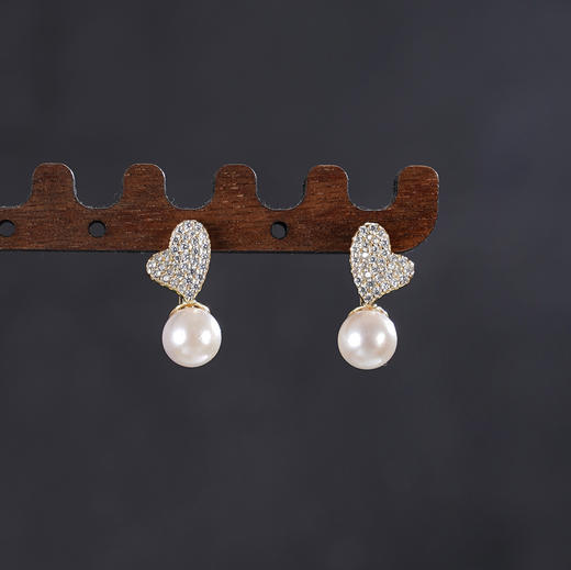 子佩集【珠爱华章】银S925珍珠惜王妃耳钉【XXED018】6mm珠爱心镀金扣环2601 商品图0