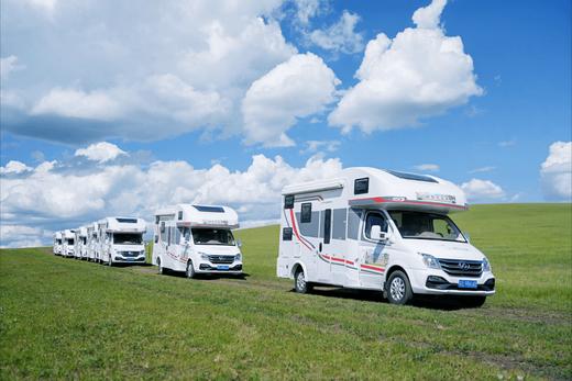 首发减1000【呼伦贝尔6天5夜房车营】大美呼伦贝尔草原，极致辽阔震撼！一家一车，野奢房车露营！私家牧场、2条定制骑马路线、森林红酒晚宴、探秘驯鹿…房车司机+领队+摄影师 商品图1