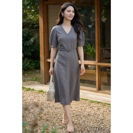 米思阳2026春夏新款时尚简约V领连衣裙收腰职场通勤裙子女士1735/1039 商品图7