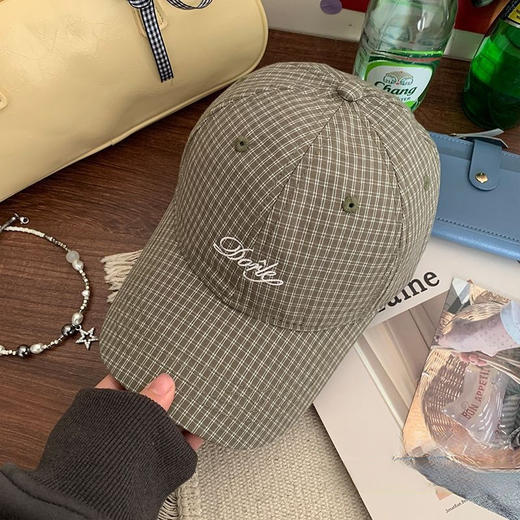 韩系新款格子字母刺绣鸭舌帽 女春夏季百搭遮阳软顶棒球帽 显脸小格子休息帽 商品图7