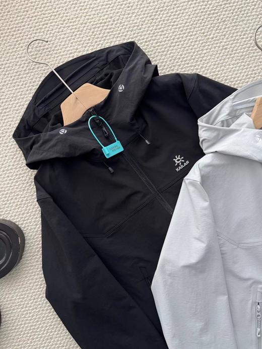 F032306春秋新款防风防雨耐磨耐刮情侣同款连帽软壳冲锋衣 商品图2