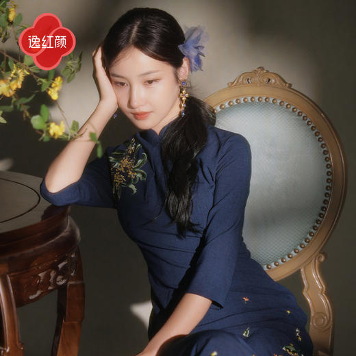 逸红颜《寻馥》2026春新金桂重工刺绣新中式素雅改良修身旗袍女 商品图0