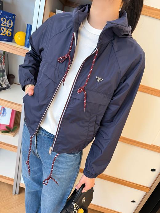 普拉达 最新款藏蓝色轻质尼龙连帽外套 商品图9
