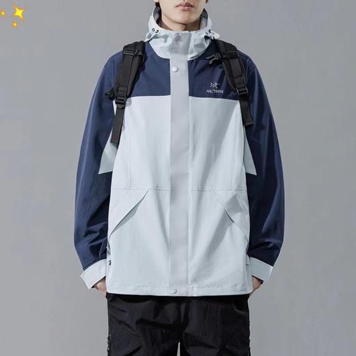 F032339春季新款舒适保暖百搭不拘束连帽拼接冲锋衣外套 商品图0