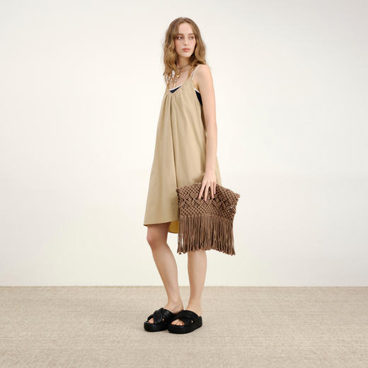 lost in echo2026年春夏新款时髦V领绑带抽褶A字宽松显瘦连衣裙女 商品图0