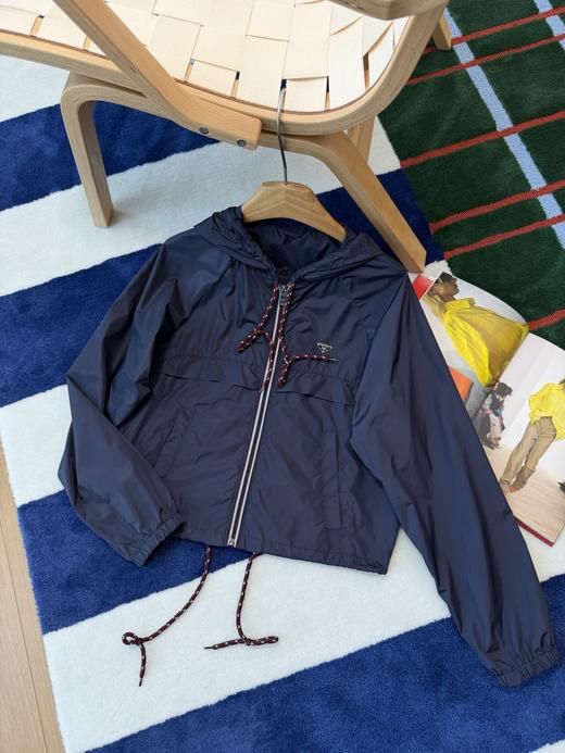 普拉达 最新款藏蓝色轻质尼龙连帽外套 商品图10
