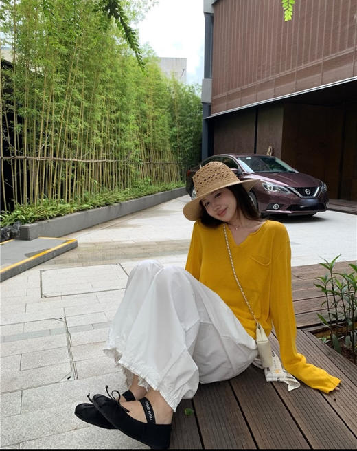 老米优品🎈41.9%莱塞尔+10.8%亚麻🍃《高级感V领亚麻慵懒针织罩衫tee》防晒罩衫！点点亚麻砂质，层次感丰富！V领设计修饰脖颈线条，显脸小！ 宽松廓形 遮肉显瘦不挑人 商品图7