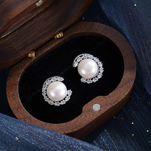 子佩集【浪漫弦月】银S925珍珠惜王妃耳钉【SPE0630004】10mm珠半环馒头珠2601 商品图0