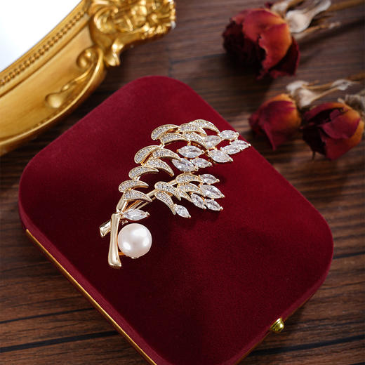 子佩集【嘉木摇瑞】珍珠惜王妃胸针【ZXXZ008】10.5mm珠镀金风树2601 商品图1