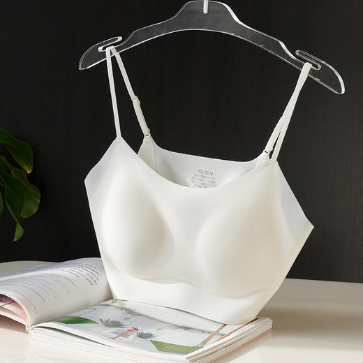 官网399！内家粉底液性感细肩带背心式内衣女 轻薄无痕美背吊带固定杯抹胸文胸 商品图7