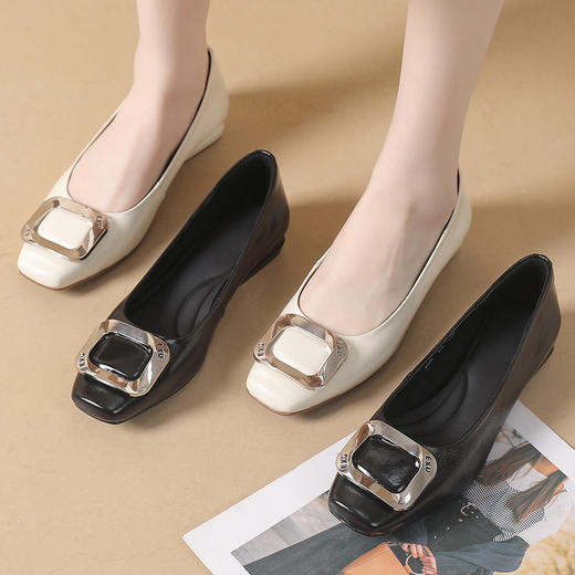 雀说 头层牛皮简约复古温柔风金属方扣方头平底单鞋8993 商品图1