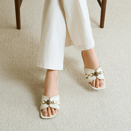 【上新】【静音系列】千百度粗高跟露趾凉拖鞋女2026夏季新款拖鞋A26386123 商品图2