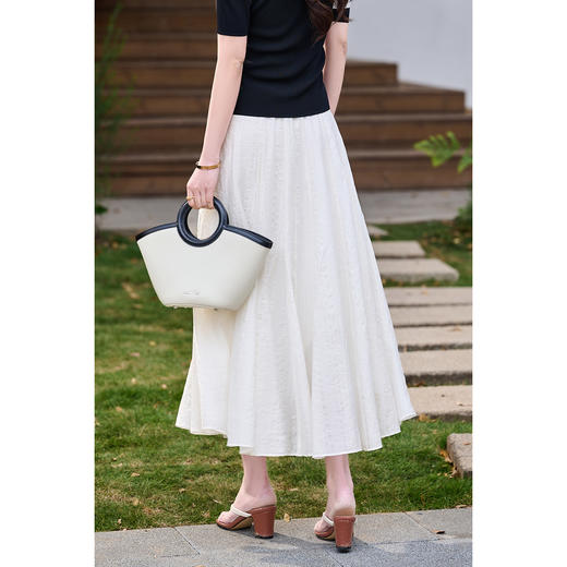 肌理感天丝半身裙 米思阳2026春新款高级感舒适休闲多片式立裁百搭大摆裙半身裙女6008 商品图3