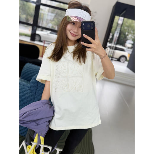 2026/3/23手工小马刺绣高克重长绒棉 T 恤，7-10个工作日发货 商品图1