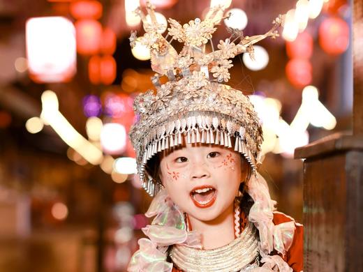 【五一/暑期】东方仙本那有多美？探秘22℃山水恩施～亲子6日，VIP船入屏山峡谷，走进隐世天坑、古村鹿院坪，做客土家族吊脚楼，专场火塘歌会，西兰卡普非遗体验、换装旅拍…定金锁暑期团早鸟减800！ 商品图1