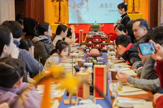 【五一/暑期】万邦来朝长安行！西安亲子5日，大咖精讲兵马俑、唐三彩、大唐西市博物馆，巴士夜游，移动贸易市场，文物修复、探七仔熊猫，体验大秦小宴，回民街吃美食！报名暑期营前60名减600元/人 商品图9